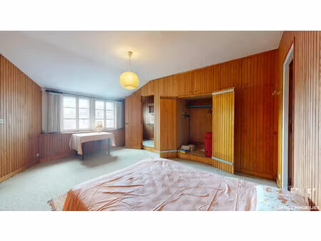 appartement traversant de 2 chambres au 3e étage - beaux volumes - centre ville