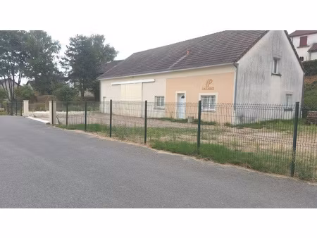 local professionnel tres bon etat de 280 m2