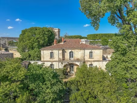 hôtel particulier à vendre dans le quartier les arceaux