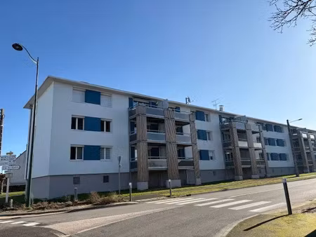 location appartement 4 pièces 71 m² à la châtre (36400)