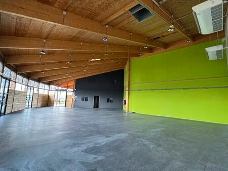 location commerce 314 m² à saint-cyr-sur-loire (37540)