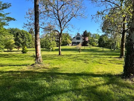 superbe propriété située dans un cadre exceptionnel entre se