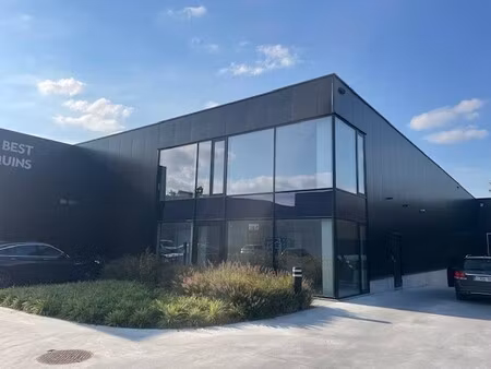 commercieel te huur in oostrozebeke