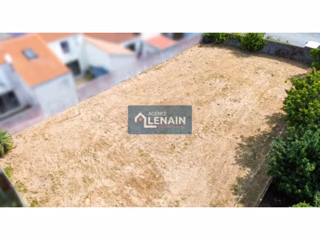 terrain à bâtir à saint gilles croix de vie 598 m2