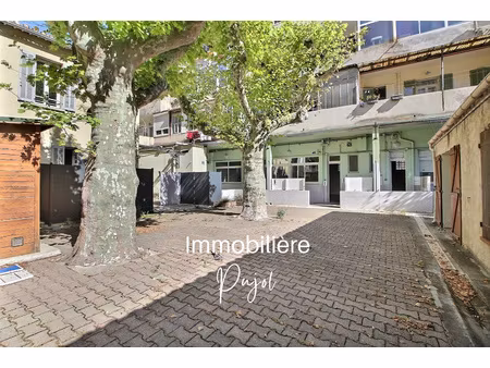 locaux avec cour quartier st pierre