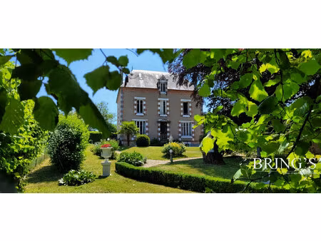 maison de maître et sa piscine chauffée