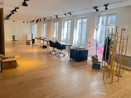 location locaux professionnels 262 m² à paris 4ème (75004)  14 643 €