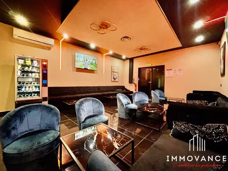 murs commerciaux 90 m2 avec terrasse 20 m2 quartier gare