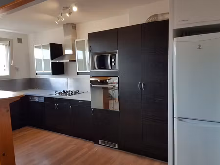 location 2 chambres et 1 place privative de parking