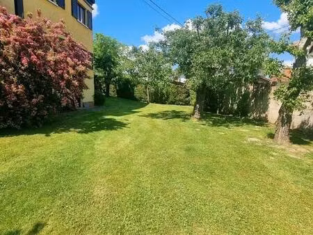appartement rdc 4/5 pièces de 105m² + jardin 300m² + terrasse + caves