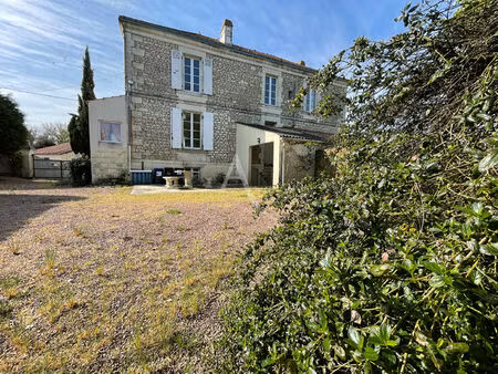 maison 7 pièce(s) - 4 chambres - les velluire sur vendée