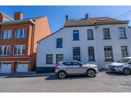 maison atypique pleine de charme 4ch + bureau !