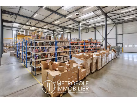 entrepôts et bureaux