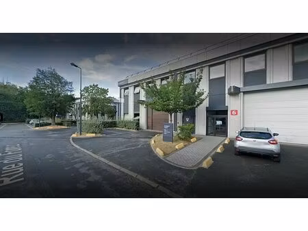 location bureau lisses 997 m²