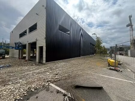 location local d'activités valence 86 m²