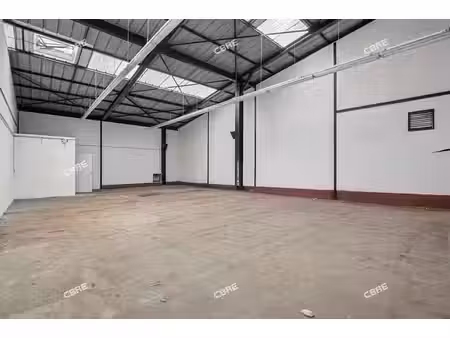 location local d'activités bezons 810 m²