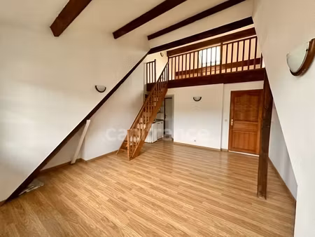 duplex lumineux à cergy-village : studio avec mezzanine de 43 m² au sol  dernier étage & v