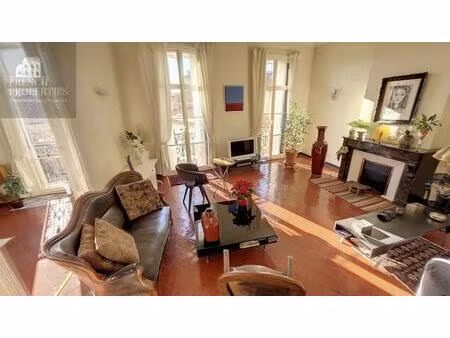 appartement bourgeois de 156 m² . tres bel immeuble du centre ville de perpignan . troisie