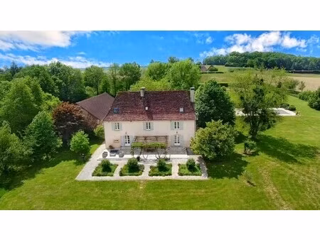 maison de luxe à vendre à sarrazac
