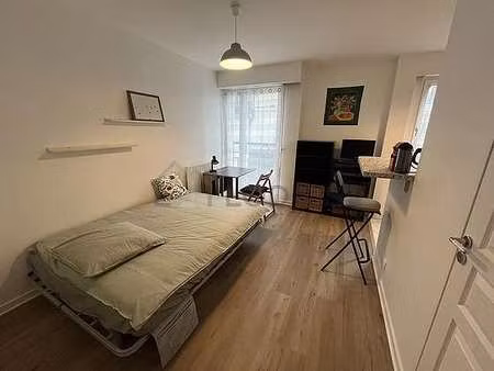 studio meublé avec ascenseur et place   de parking en option