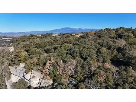 terrain proche village venasque