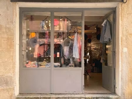 vente commerce 35 m² uzès (30700)
