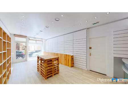 location local commercial  73.38m²  rozay