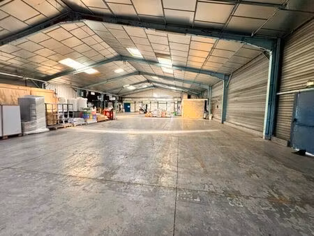 location commerce 6620 m² à amboise (37400)