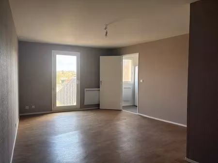 location appartement 4 pièces 76 m² à la châtre (36400)