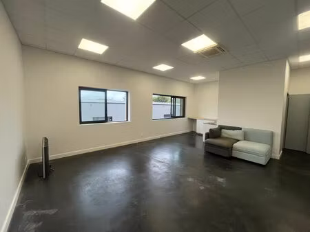 location commerce 43 m² à ludon-médoc (33290)