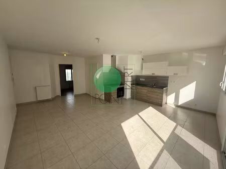 ballancourt - appartement f2 de plain-pied de 45 50 m²