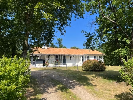 maison contemporaine 5 pièces de 125 m² avec jardin arboré clos - lagorce (33)