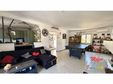 villa 3 faces avec piscine