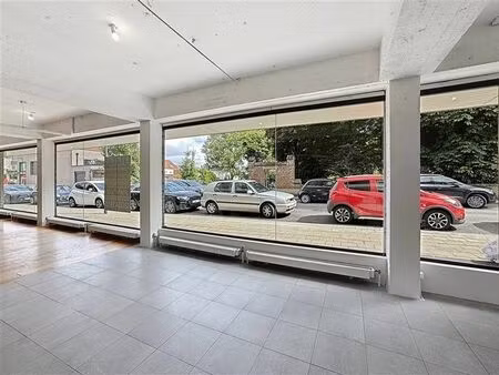 commerce 530 m² + 220 m² stockage