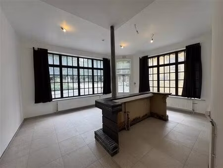 superbe surface commerciale  entièrement rénovée