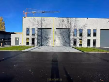 a louer  unité pme/abri située dans la zone industrielle ...