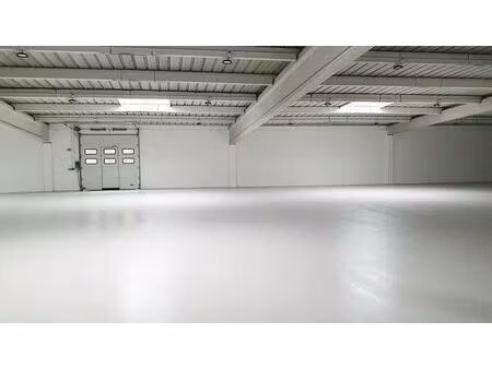 vente/location local d'activités coignieres 4 316 m²