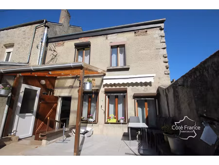 givet maison de ville semi-mitoyenne  3 chambres avec terras