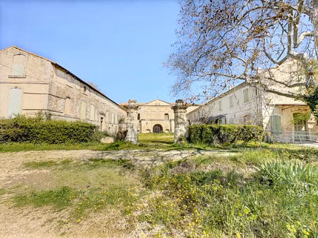 vente maison 18 pièces 600 m² saint-martin-de-crau (13310)