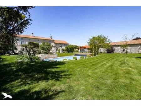 vente maison 9 pièces 317 m² val-des-vignes (16250)