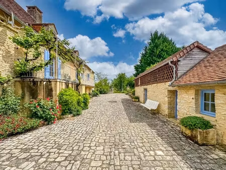 vente maison 4 pièces 129 m² à temple-laguyon (24390)  265 500 €