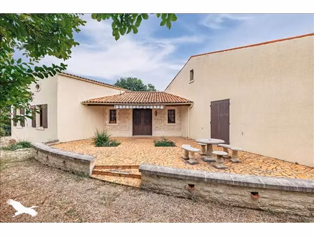 vente maison 5 pièces 131 m² à saint-sulpice-d'arnoult (17250)  296 800 €