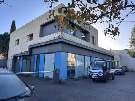 local commercial a la location