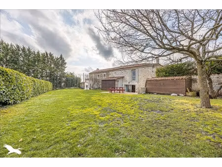 vente maison 8 pièces 170 m² à saint-crepin (17380)  328 900 €