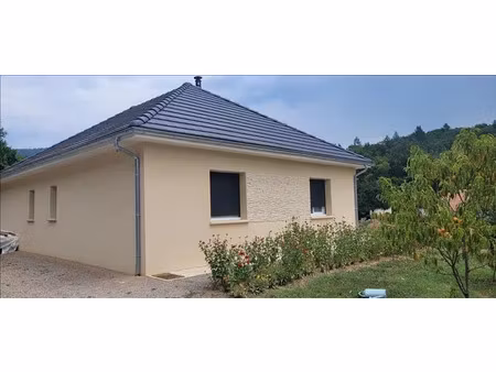 vente maison 5 pièces 110 m² à altillac (19120)  302 100 €