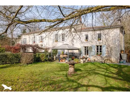 vente maison 10 pièces 270 m² à saint-césaire (17770)  296 800 €