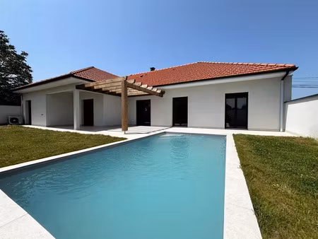 vente maison 5 pièces 124 m² à mazerolles (64230)  379 800 €