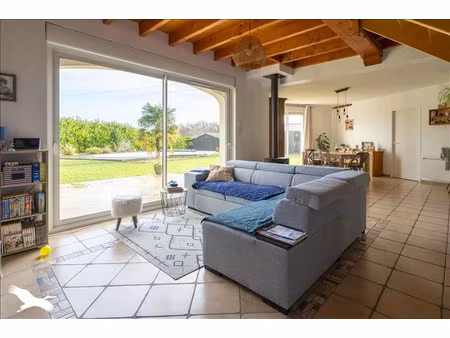 vente maison 6 pièces 158 m² à saint-simon-de-bordes (17500)  399 990 €