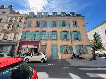 local commercial 95 m² ? hyper centre de nancy (rue saint julien  quartier place stanislas
