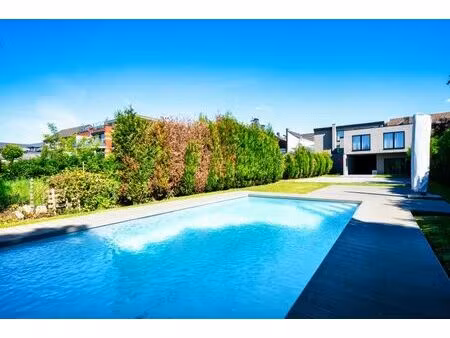 superbe maison avec piscine  poss. prof libérale